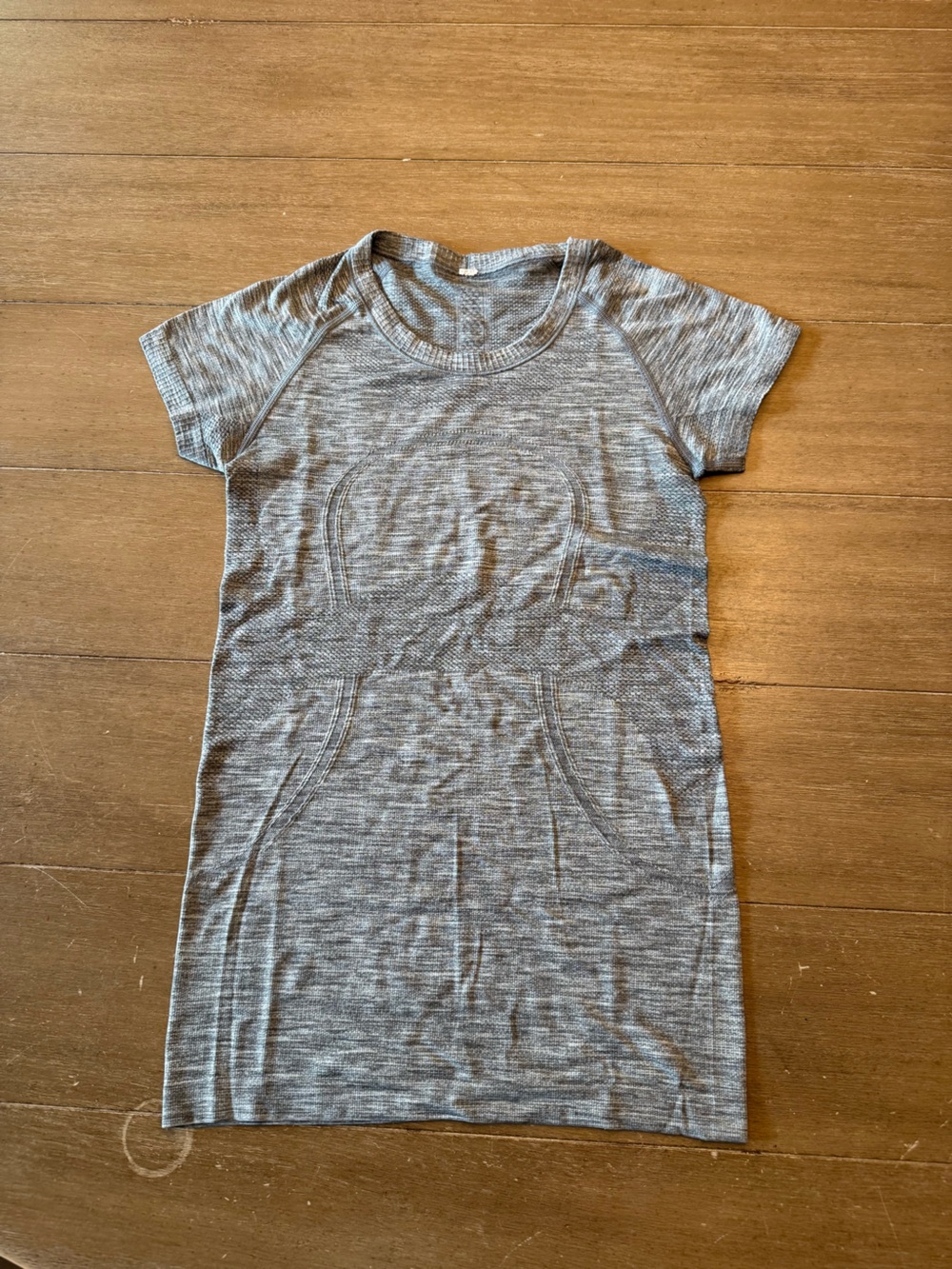 Lululemon Run: Swiftly Tech Short Sleeve - regular length SIZE 6